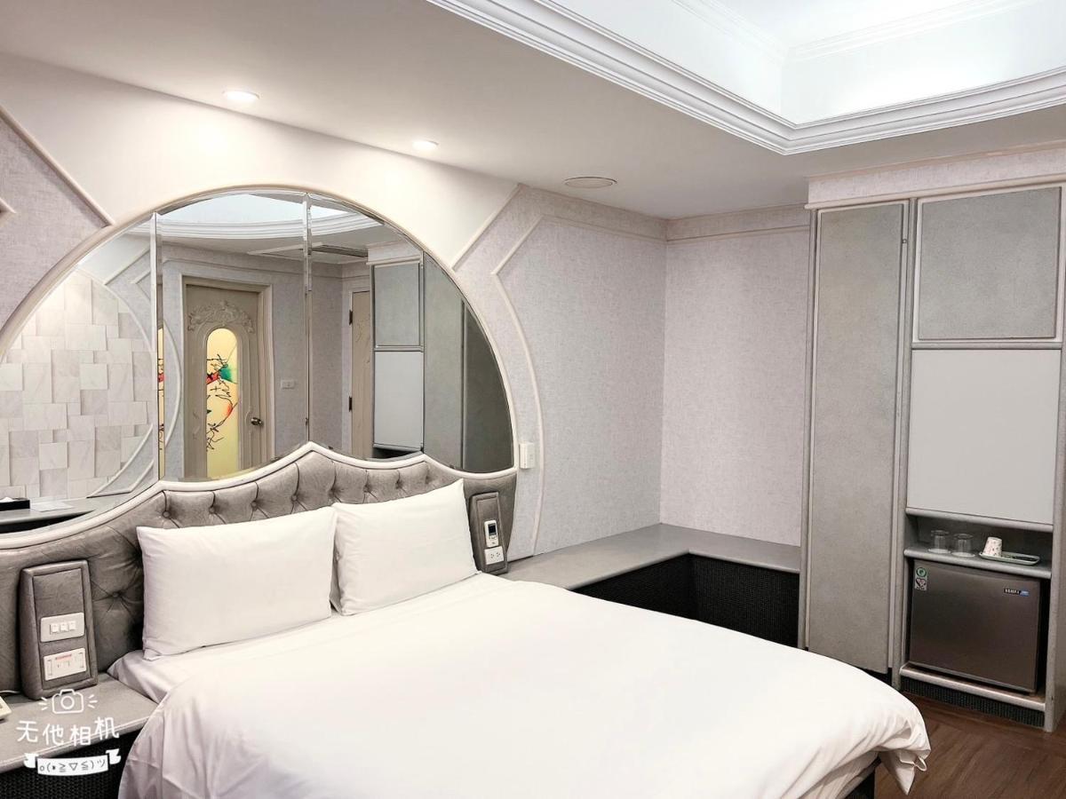 Blue Sky Hotel Tainan Luaran gambar